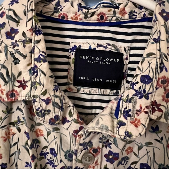 Floral short sleeved button up. White with multicolored flowers. - Picture 2 of 4